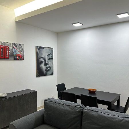 Modern Cenisio Apartment - Self Check-In & Parking Milánó Kültér fotó