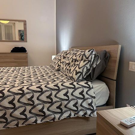 Modern Cenisio Apartment - Self Check-In & Parking Milánó Kültér fotó