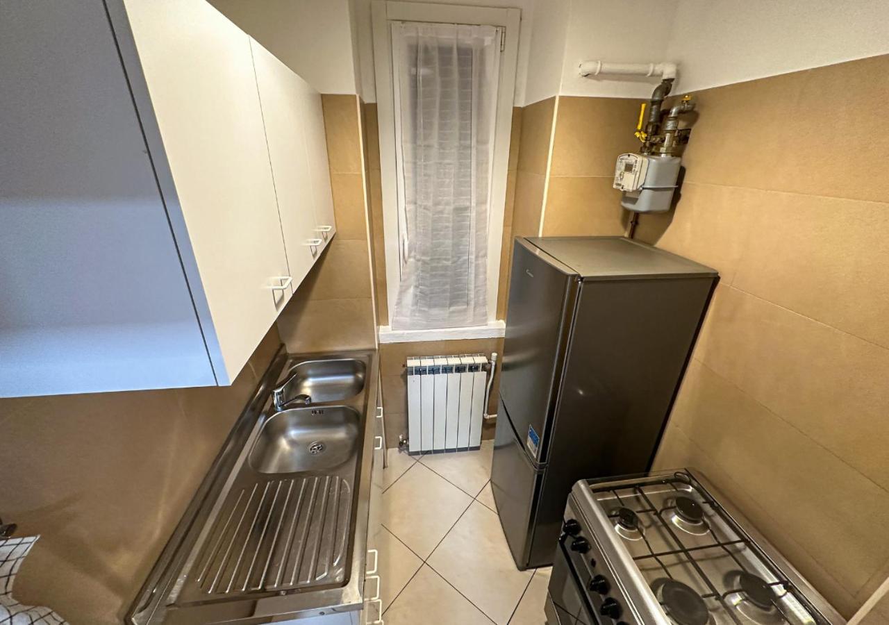 Modern Cenisio Apartment - Self Check-In & Parking Milánó Kültér fotó
